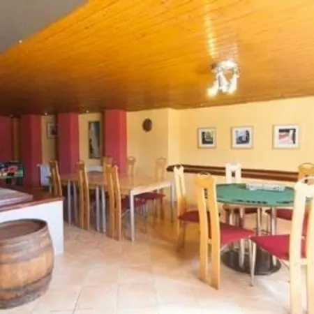 In Pomer Mit Privatem Pool Отель